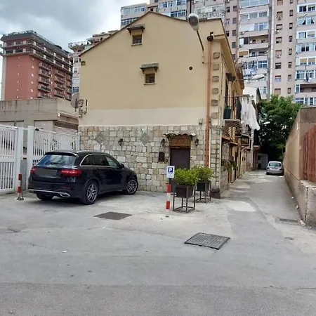 La Casetta Del Vicoletto Палермо